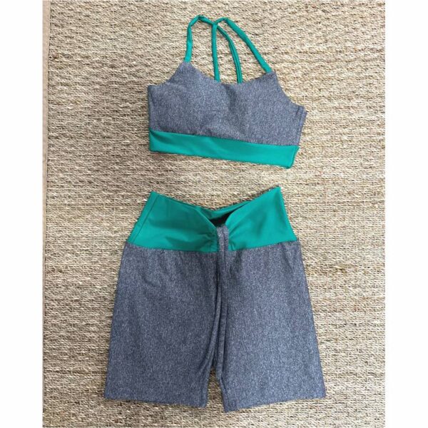 Conjunto de Shorts com Top - Verde com Cinza